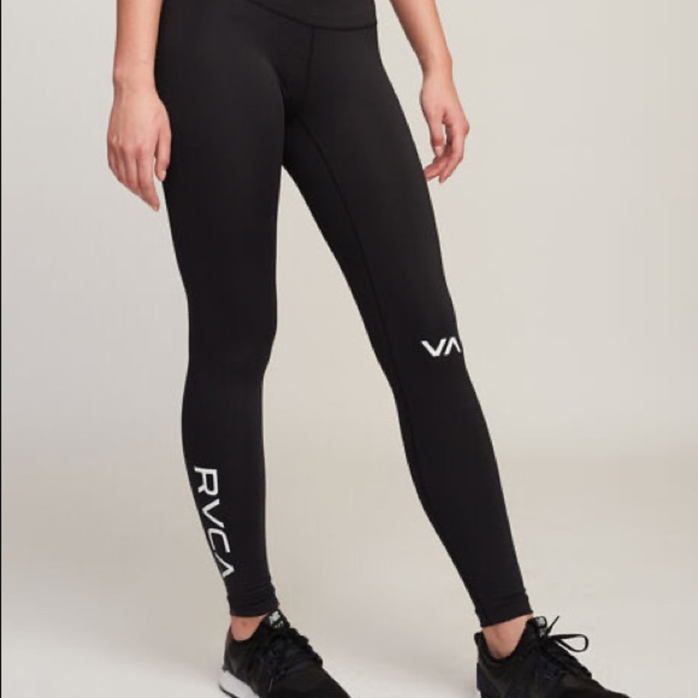 RVCA Sport II like new 🍑